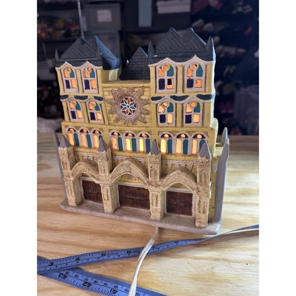 Dickens Collectables Porcelain Lighted Cathedral Village Building 1993 Works‎ - Picture 2 of 9